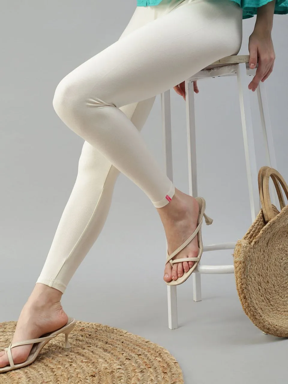 Gorgeous Cream Color Cotton Ankle Length Leggings For Women