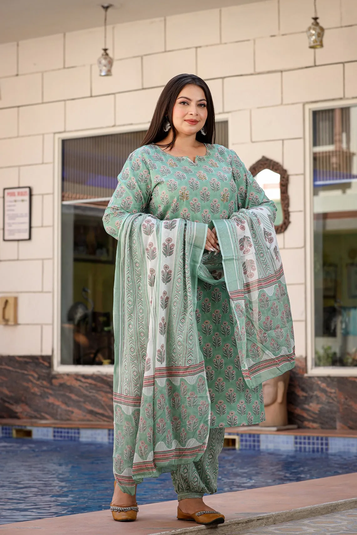 Plus Size Floral Printed Pure Cotton Kurta With Harem Pants & With Dupatta