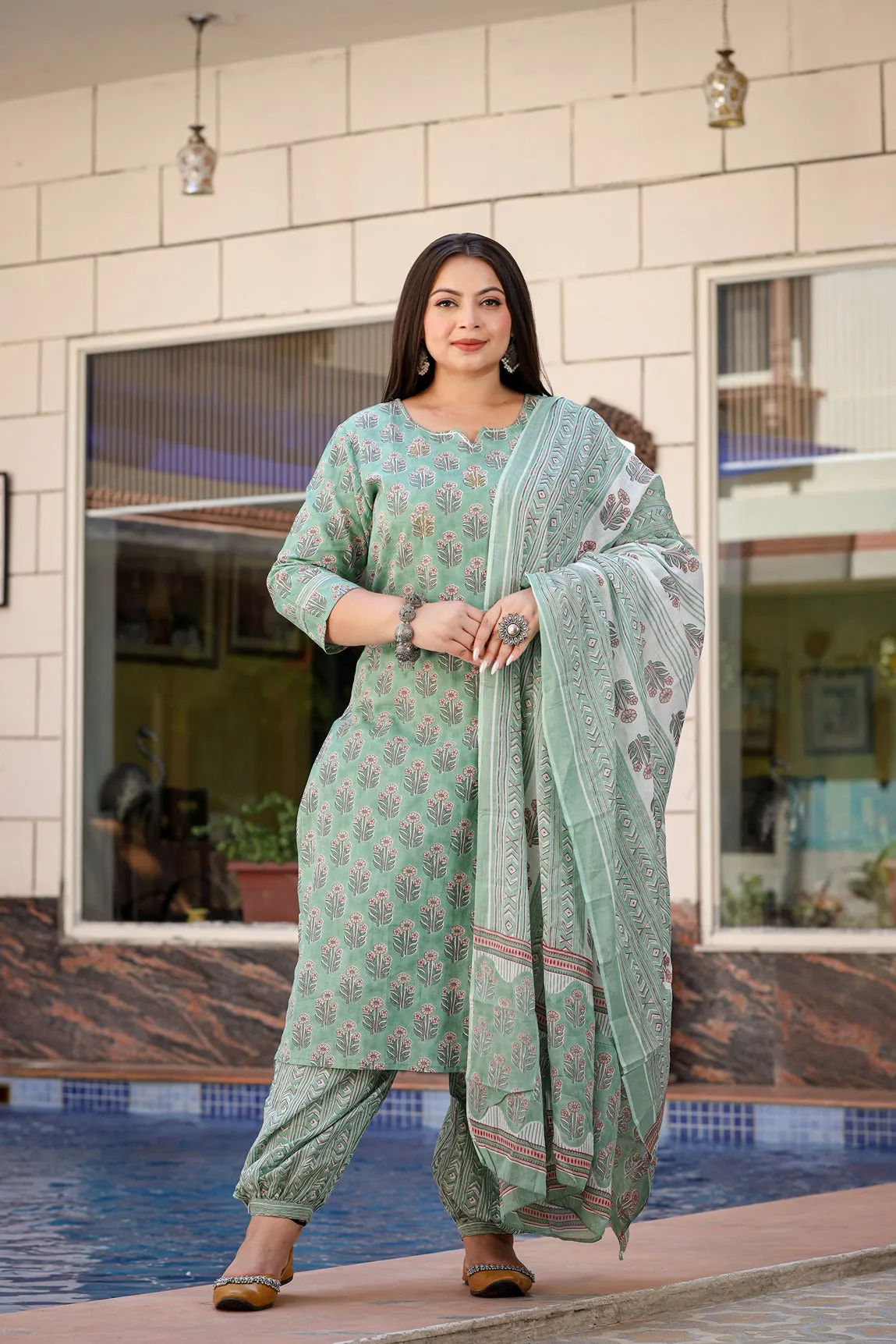 Plus Size Floral Printed Pure Cotton Kurta With Harem Pants & With Dupatta