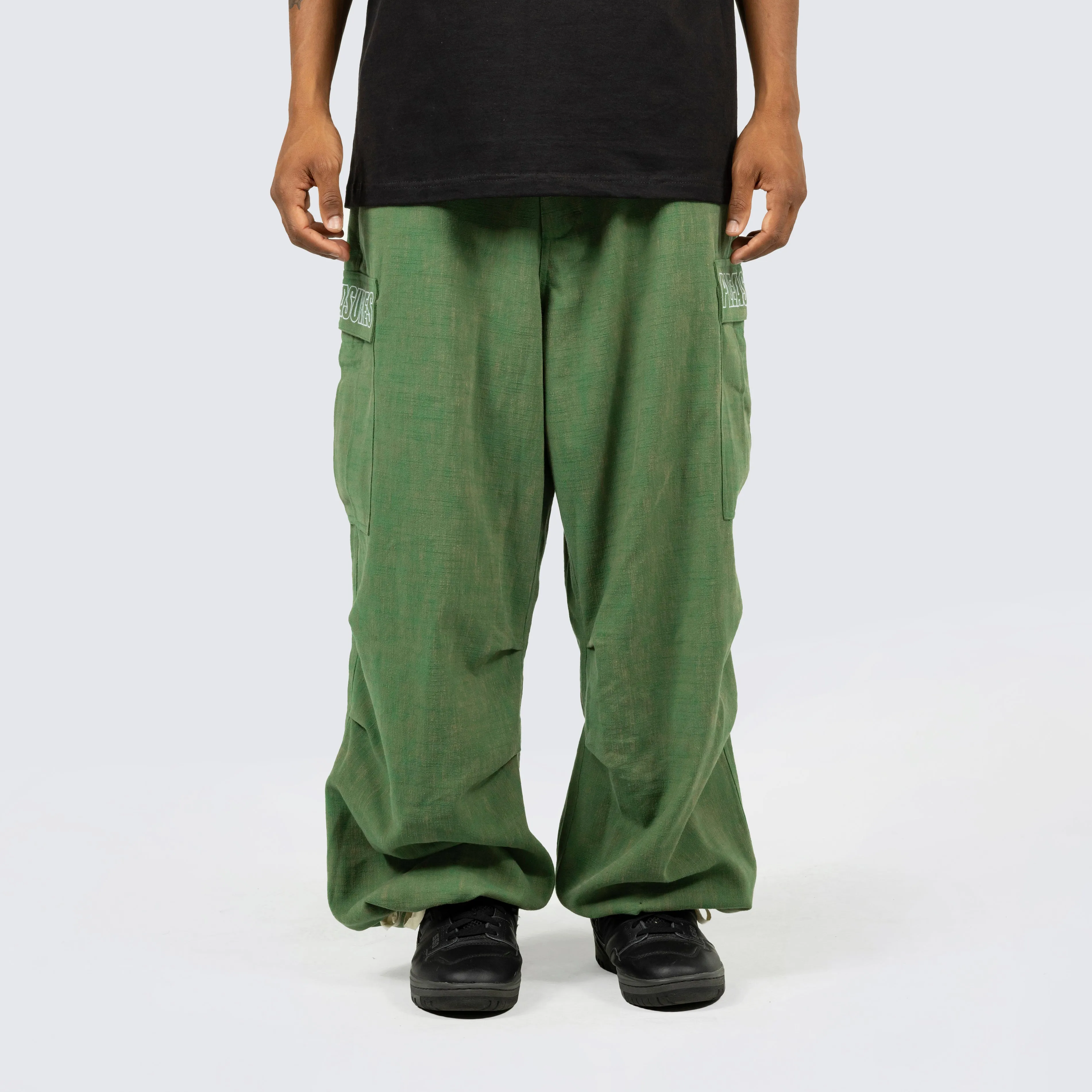 VISITOR WIDE FIT CARGO PANTS